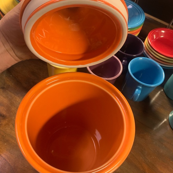 Fiestaware Tangerine (retired) 2 Quart Canister - Picture 2 of 3